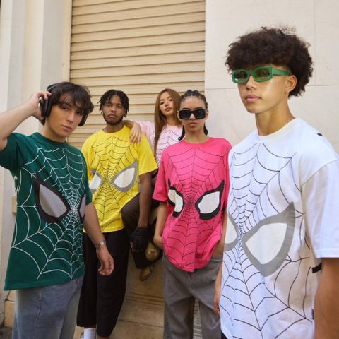 Áo Thun Unisex Spider-Man Graphic Tee - Phong Cách Streetwear Cá Tính Cho Nam Nữ, Nhiều Màu Sắc Bắt Mắt