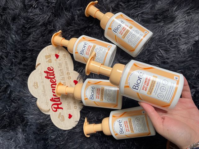 Sữa Rửa Mặt Mousse Tạo Bọt BIORÉ 200ml - Giải Pháp Cho Làn Da Có Khuyết Điểm, Da Dầu, Da Hỗn Hợp, Chứa BHA Thảo Dược Từ Pháp