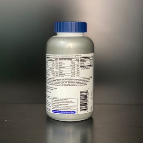 Date 8/25 Vitamin tổng hợp Centrum silver men 50+ 275 viên 334811