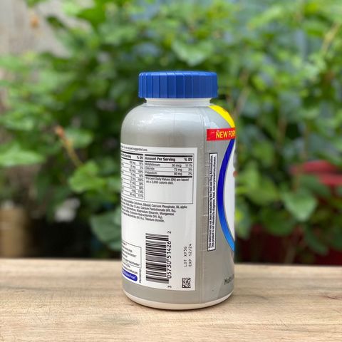Date 8/25 Vitamin tổng hợp Centrum silver men 50+ 275 viên 334811