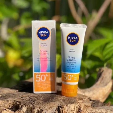 Kem chống nắng Nivea Sun UV Face Shine Control mattifying Efect 0% sticky feeling 50ml 334849