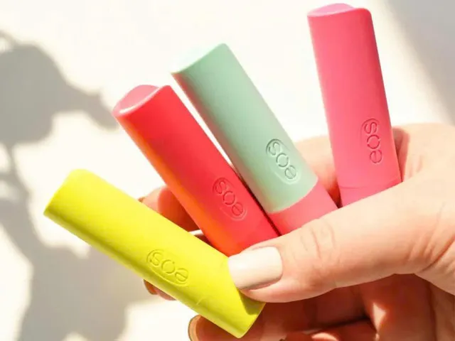 Set 9 Son Dưỡng Môi Eos 100% Tự Nhiên Organic Lip Balm 4g - Bộ Chăm Sóc Môi Mềm Mại, Hương Vị Độc Đáo, Quà Tặng Tuyệt Vời