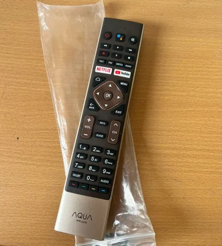 Điều Khiển Giọng Nói Smart TV Aqua - Thiết Kế Nhỏ Gọn, Phím Êm Nhạy, Tặng Pin AAA - Phụ Kiện Tiện Ích Cho Tivi