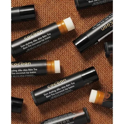Son Dưỡng Dầu Dừa Bến Tre Cocoon - Dưỡng Ẩm Môi, Không Cồn, Không Paraben, 5g - Mỹ Phẩm Thiên Nhiên, Giúp Môi Mềm Mại, Tươi Trẻ