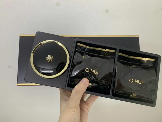 Set phấn nước Ohui Ultimate Cover Cushion Satin FinishI _ Tone 01 ( 2 lõi thay )