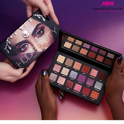 Bảng Phấn Mắt Huda Beauty Desert Dusk 25.2g - 18 Màu Độc Đáo Lấy Cảm Hứng Từ Sa Mạc, Trang Điểm Thời Thượng
