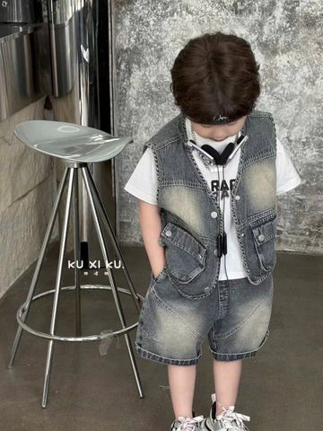 Bộ Trang Phục Cho Bé Trai - Set 3 Chi Tiết Áo Thun, Quần Short, Giày Thể Thao Thoải Mái, Phong Cách Hiện Đại, Dành Cho Mùa Hè