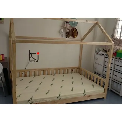 Giường Trẻ Em Hình Ngôi Nhà - Giường Gỗ Thông Tự Nhiên An Toàn cho Bé, Thiết Kế Độc Đáo và Sang Trọng 1.2x2m