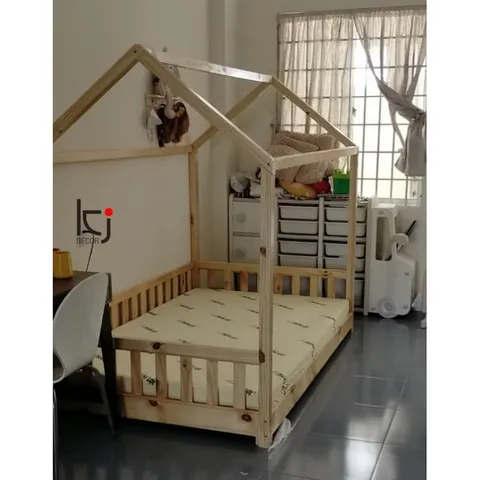 Giường Trẻ Em Hình Ngôi Nhà - Giường Gỗ Thông Tự Nhiên An Toàn cho Bé, Thiết Kế Độc Đáo và Sang Trọng 1.2x2m