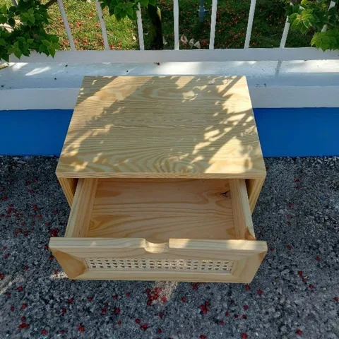 Kệ đầu giường gỗ thông mây mắt cáo - Decor phòng ngủ phong cách hiện đại, chống ẩm, dễ lắp đặt 45x35x52cm