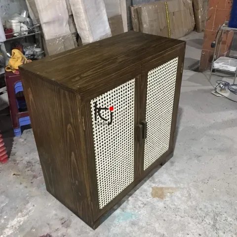 Tủ Giày Gỗ Tự Nhiên Thoáng Khí - Tủ Giày Mây Mắt Cáo 3 Ngăn, Chất Liệu Gỗ Thông Walnut Chống Ẩm, Kiểu Dáng Hiện Đại