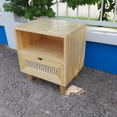 Kệ Tủ Đầu Giường Gỗ Thông Phối Mây Đan Mắt Cáo - Ngăn Kéo Tiện Dụng, Kích Thước 45x35x52cm, Sơn PU Chống Ẩm Mốc