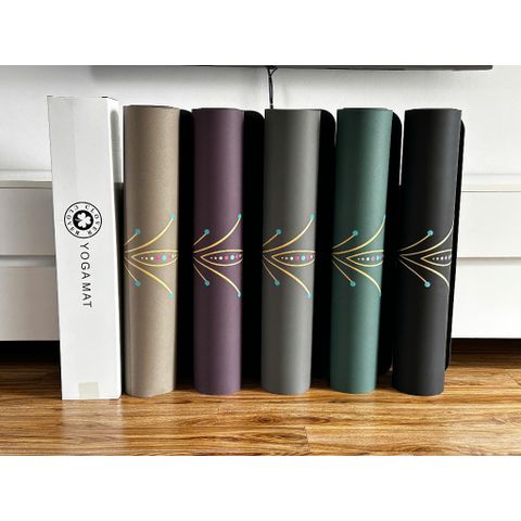 Thảm Yoga Cao Su Xơ Dừa Clover Dày 7mm Hoa Ngọc Bích - Chống Trượt, Siêu êm, Kèm Túi Đựng & Hộp Sang Trọng