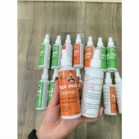 Dung Dịch Vệ Sinh Thảm Yoga 100ml - Tinh Dầu Khử Mùi, Diệt Khuẩn An Toàn Cho Sức Khỏe, Hương Quế, Oải Hương, Bạc Hà