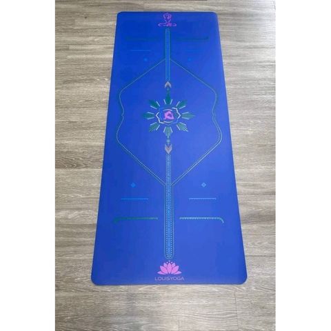 Thảm yoga chống trượt cao cấp Louis Yoga chất liệu cao su tự nhiên có đường định tuyến Louis Queen