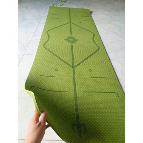 Thảm tập GYM tpe, Thảm tập YOGA có định tuyến dày 8mm đúc 1 lớp siêu bền, chống trơn trượt.Thảm yoga tập thể dục tại nhà