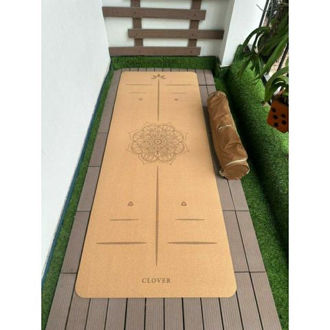 Thảm cao su non mặt gỗ bần tự nhiên hãng CLOVER