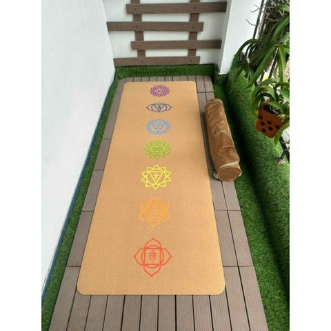 Thảm cao su non mặt gỗ bần tự nhiên hãng CLOVER