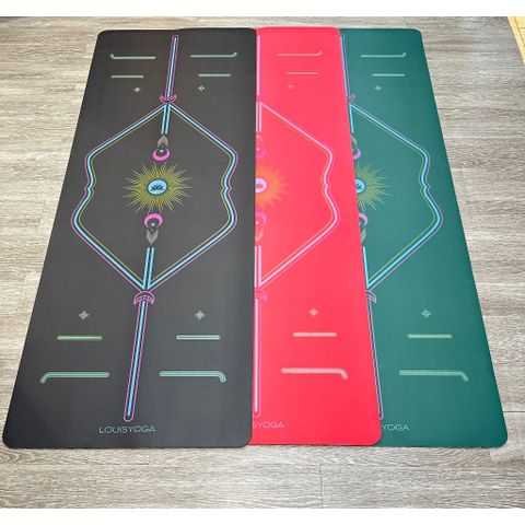 Thảm cao su định tuyến louis yoga mẫu F26 chống trơn trượt tuyệt đối, độ đàn hồi cao giúp thảm êm hơn.tặng kèm túi đưngg