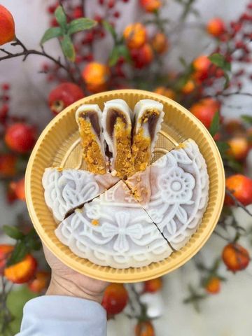 Bánh Dẻo Mochi Trứng Muối - Món Ngon Truyền Thống Nhật Bản, Thơm Ngon Đặc Biệt Thích Hợp Làm Quà Tặng Trong Dịp Lễ Hội