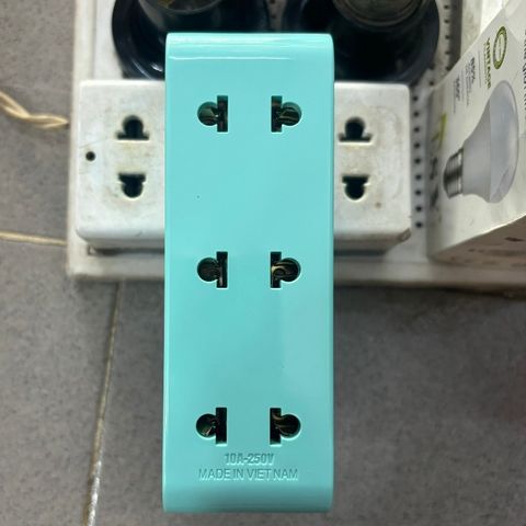 Ổ chia điện đa năng SOPOKA P25-P25X 5 lỗ xoay 90 độ, 2500W, thiết kế góc hẹp, nhựa ABS chống va đập - Tiện ích cho gia đình