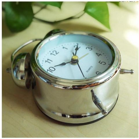 Đồng Hồ Báo Thức Inox Cổ Điển Kim Trôi - Thiết Kế Nhỏ Gọn, Có Đèn Led, Chạy Êm - Thích Hợp Cho Phòng Ngủ và Bàn Làm Việc