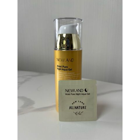Gel dưỡng ẩm da ban đêm Moist Pure Night Aqua Gel Newland dành cho da mụn