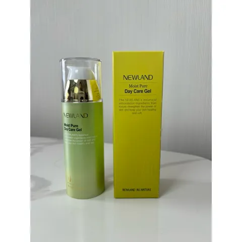 Gel dưỡng ẩm da ban ngày Moist Pure Day Care Gel Newland dành cho da mụn