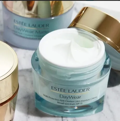 Kem Estee Lauder Daywear Advanced Dưỡng Da Ban Ngày Kèm Chống Nắng Spf 15+ 50ml ( Có Box)
