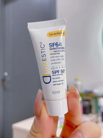 Kem Chống Nắng Hyaestic Skin Fusion SF64 SPF50+ - Bảo Vệ Da Tối Đa, Ngăn Ngừa Lão Hóa & Chống Ô Nhiễm, Dưỡng Ẩm Sâu