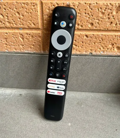 Điều Khiển Remote Tivi TCL Giọng Nói 3 Nút Trắng Dài Smart TV - Phiếm Bấm êm, Tặng Kèm Pin - Phụ Kiện Tivi Chính Hãng