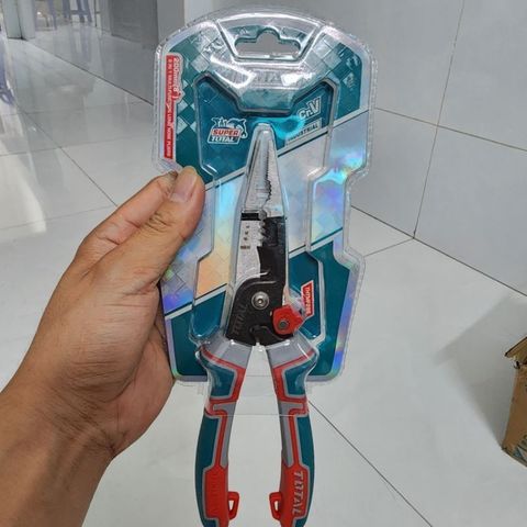 Kìm mũi nhọn 8 inch 6 trong 1 Total THTMF286 K - Dụng cụ đa năng chất lượng cao với tay cầm thoải mái và thiết kế tiện lợi.