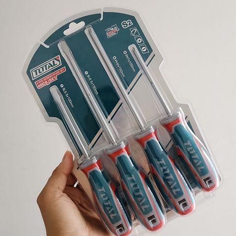 Bộ 4 Tua Vít Total TKSDS0426 - Chất Liệu S2, Từ Tính Mạnh, Tiện Ích Dùng Trong Sửa Chữa Nhà Ở - Dụng Cụ Hữu Ích