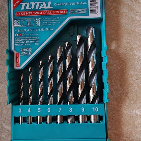 Bộ mũi khoan kim loại 8 chi tiết Total TACSD0085 - Mũi khoan xoắn HSS 3-10mm, dụng cụ tiện ích cho các dự án sửa chữa chuyên nghiệp