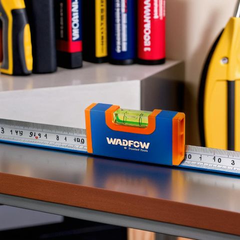 Thước Thủy 10cm Wadfow WSL0G10 - Dụng Cụ Hữu Ích Chống Sốc, Độ Dày 0,8mm, Phụ Kiện Tiện Dụng Nhà Ở