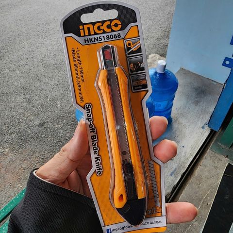 Dao Rọc Giấy Ingco HKNS18068 - Chiều Dài 150mm, Khóa Tự Động, Lưỡi 9mmx80mm - Dụng Cụ Tiện Ích Chuyên Nghiệp