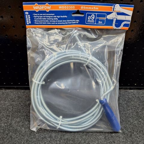 Dụng cụ thông tắc đường ống Wadfow 9mmx5M - Thép lò xo bền bỉ, dễ sử dụng, hoàn hảo cho việc làm sạch bồn rửa.