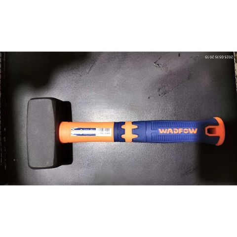 Búa tạ 800g Wadfow WHM2308 - Dụng cụ làm vườn chuyên dụng với tay cầm sợi thủy tinh chịu lực cao, phù hợp cho các công việc rèn khuôn và xây dựng.