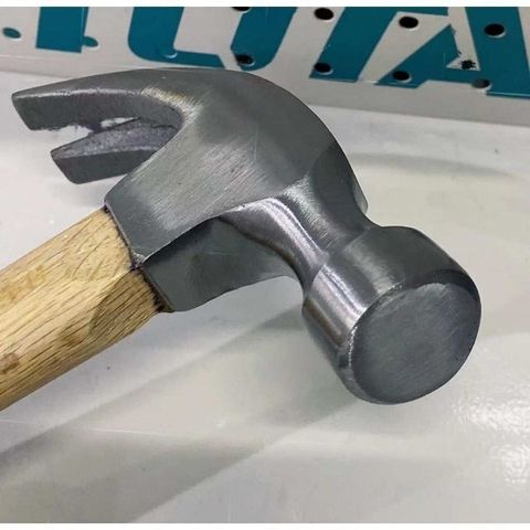 Búa Nhổ Đinh 450g Total THTW7316 - Dụng Cụ Tiện Ích Từ Thép Cacbon và Tay Cầm Gỗ Chắc Chắn, Phù Hợp Cho Công Trình  sửa chữa
