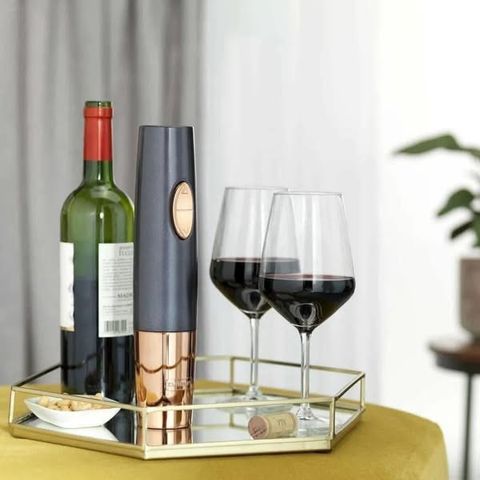 Bộ dụng cụ mở rượu vang điện Cuisinart màu đồng sang trọng - Quà tặng hoàn hảo cho tín đồ rượu vang, dễ sử dụng, nhiều tính năng