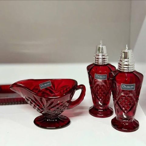 Set Pha Lê 5 Món Godinger Dublin Đỏ - Đẳng Cấp và Sang Trọng Cho Mùa Lễ Hội, Bàn Tiệc Tầng Đẹp Mắt