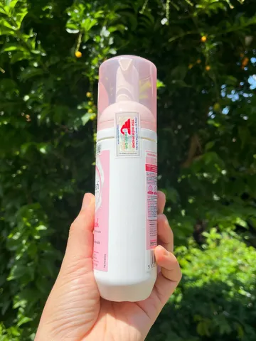 Gel Tắm Vệ Sinh Phụ Nữ Femfresh Foam Wash Bơ Shea & Sữa Yến Mạch 150ml - Dưỡng ẩm, Cân bằng pH, Thân thiện với vi sinh vật
