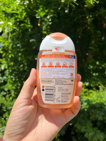 Dung Dịch Vệ Sinh Phụ Nữ Femfresh Daily Wash 150ml - Kháng Khuẩn, Dưỡng Ẩm, Hương Thơm Tự Nhiên, An Toàn cho Vùng Kín