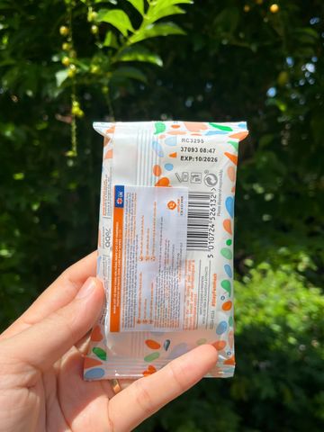 Khăn ướt vệ sinh vùng kín Femfresh - Khăn hàng ngày chiết xuất tự nhiên, pH cân bằng, 25 tờ tiện lợi, dễ sử dụng