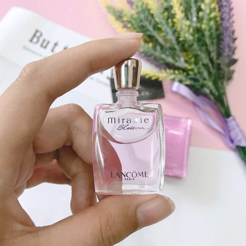 Nước hoa Nhí Lancome Miracle Slossom 5ml EDT - Hương thơm tươi mới, quyến rũ cho phái đẹp, hoàn hảo cho mọi dịp and phong cách.
