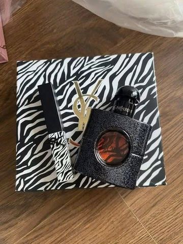 Bộ quà tặng nước hoa YSL Black Opium 30ml và son Slim Shade N302 2g - Phong cách quyến rũ và sang trọng từ thương hiệu nổi tiếng Mỹ