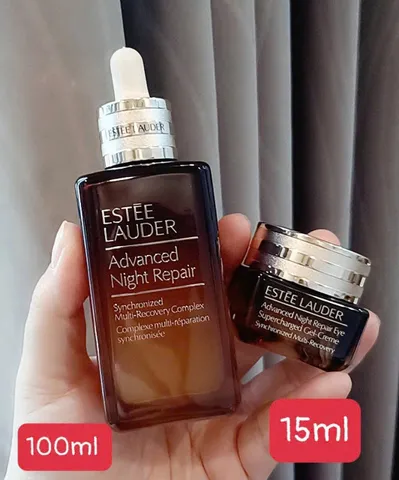 Bộ đôi mỹ phẩm Estee Lauder: Serum cấp ẩm 100ml và Kem mắt giảm nhăn 15ml - Giải pháp làm đẹp hoàn hảo cho làn da tươi trẻ.