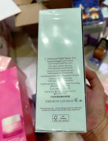 Bộ đôi mỹ phẩm Estee Lauder: Serum cấp ẩm 100ml và Kem mắt giảm nhăn 15ml - Giải pháp làm đẹp hoàn hảo cho làn da tươi trẻ.