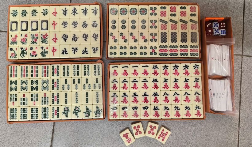 Bộ Cờ Mạt Chược Nhật và Trung - Chơi Hai Kiểu, 144 Quân Cờ + 4 Quân Dora - Trò Chơi Thú Vị Cho Gia Đình