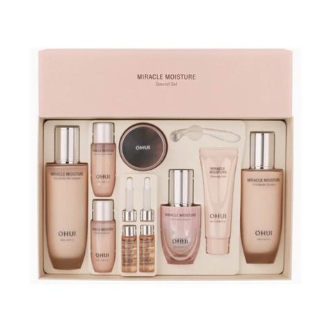 Bộ chăm sóc da trắng hồng Ohui Miracle Moisture Set 9 sản phẩm - Dưỡng ẩm hoàn hảo với công nghệ Chiffon-Ceramide cho làn da mềm mịn, rạng rỡ.